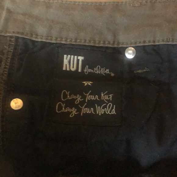 Kut from Kloth Diana skinny Jean in a sage green - Picture 4 of 5